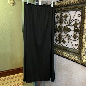 VTG Vanity Fair Black Maxi Half Slip Lace Trimmed Sz M
